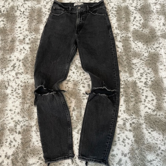 Abercrombie High Rise Mom Jean - Picture 3 of 3